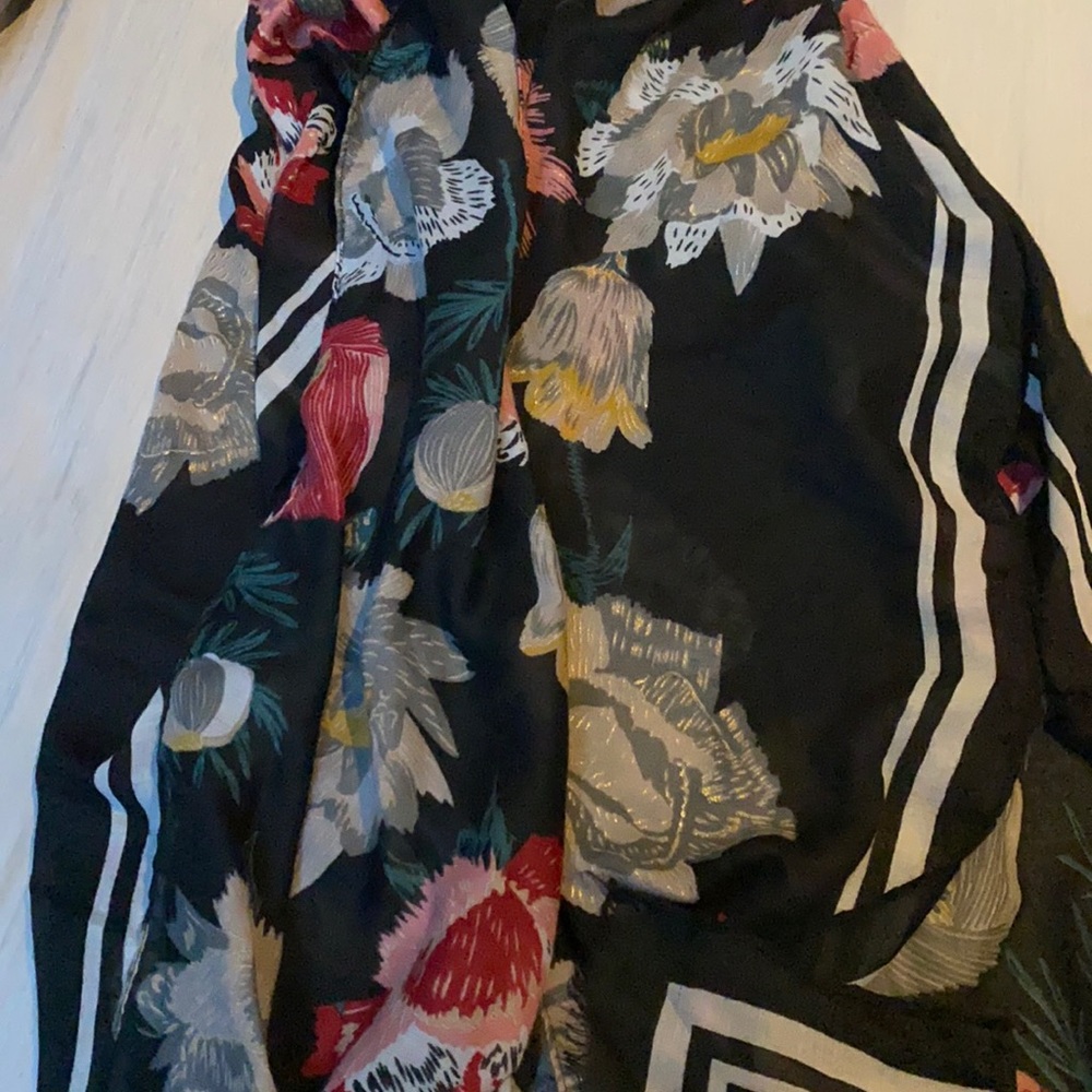 Woven heart floral kimono